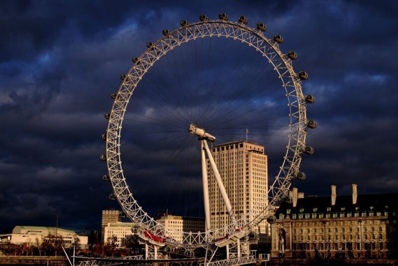 London: Private Walking Tour with a Local - An Honest Look at the Private London Walking Tour