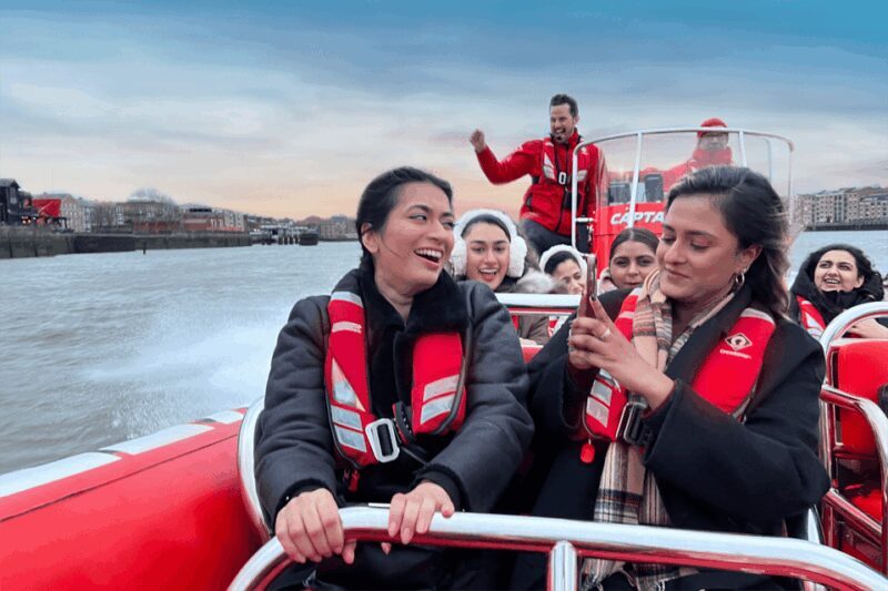 London: River Thames Sunset Speedboat Experience with Drink - Key Points
