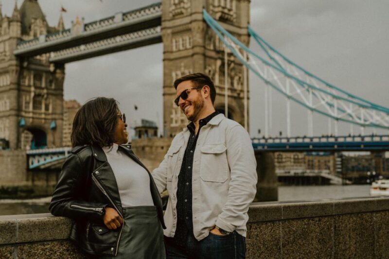 London: Romantic Photoshoot In Iconic Landmarks - Who Is It Best For?