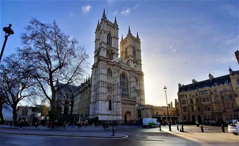 London: Royal Rascals and Scandalous Sovereigns Walking Tour - An In-Depth Look at the Tour Experience