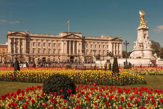 London Self-Guided Murder Mystery Tour by Buckingham Palace - An In-Depth Look at the Experience