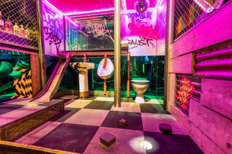 London: Shoreditch Junkyard Golf Tickets for 9 or 18 Holes - Key Points