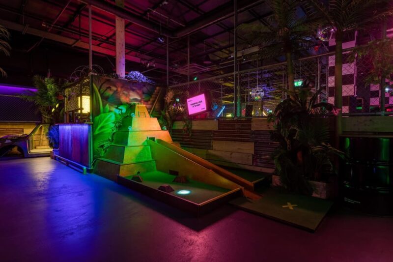 London: Shoreditch Junkyard Golf Tickets for 9 or 18 Holes - A Closer Look at the Experience