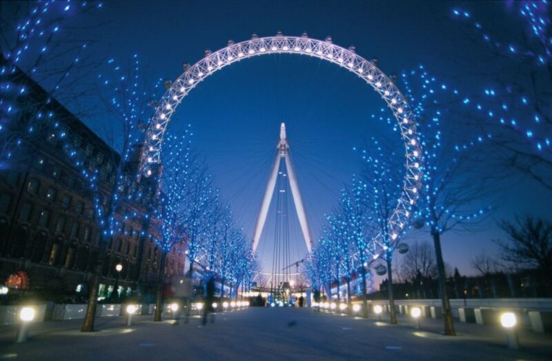 London: Sights and Sounds of Christmas Guided Half-Day Tour - A Deep Dive into the Experience