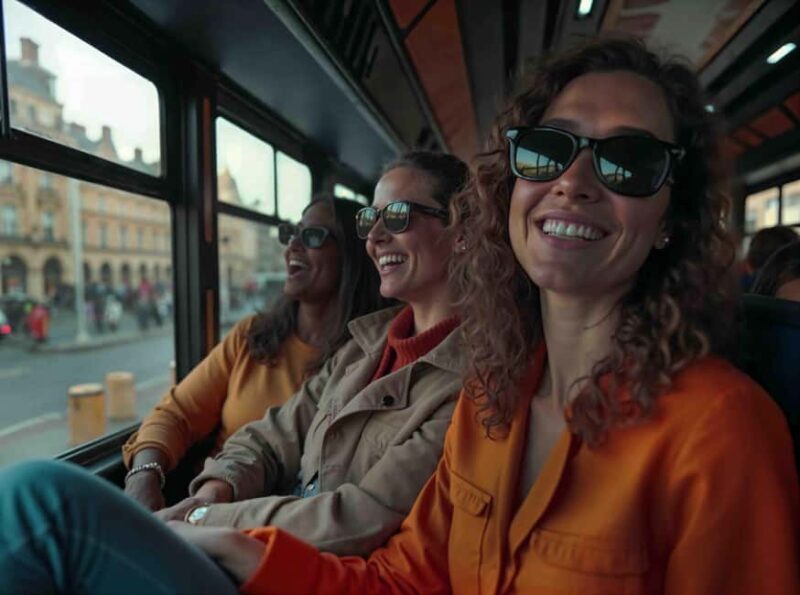 London: Sightseeing Bus Tour with Live Theatre and Comedy - Key Points