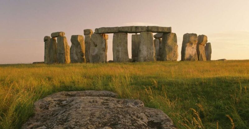 London: Stonehenge, Bath, Lacock, & Avebury Small Group Tour - A Deep Dive into the Wiltshire Wonders