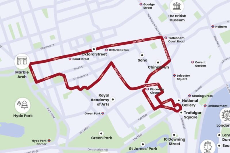 London: Tootbus Christmas Lights Tour incl walking tours - The Experience and Practicalities