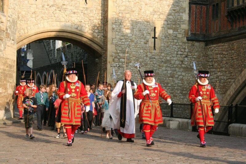 London: Tower of London and Crown Jewels Easy Access Tour - A Deep Dive into the Tower of London Experience