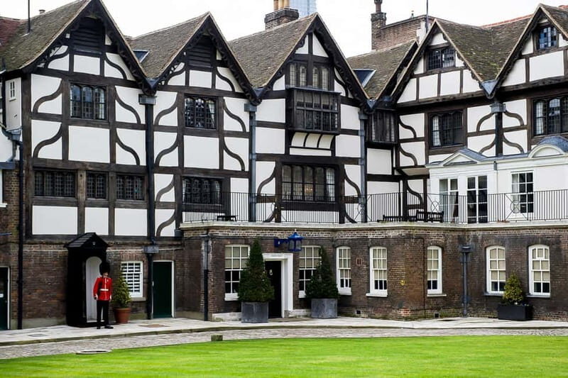 London: Tower of London and Crown Jewels Exhibition Ticket - Authentic Experiences and Hidden Gems