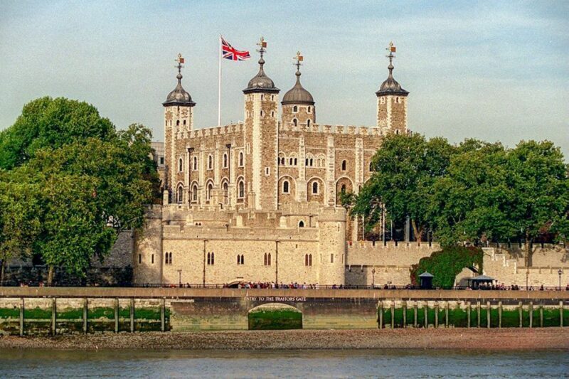 London: Tower of London, Thames Boat & Changing of the Guard - Concluding at Buckingham Palace