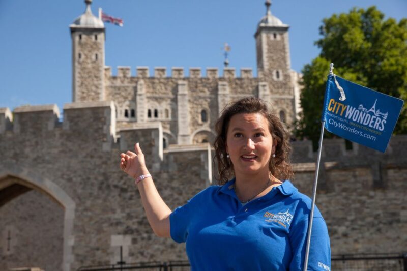 London: Tower of London, Thames Boat & Changing of the Guard - Duration and Pacing