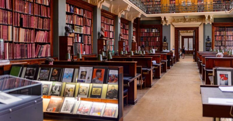 London: Victoria and Albert Museum Private Guided Tour - Why This Tour Works Well