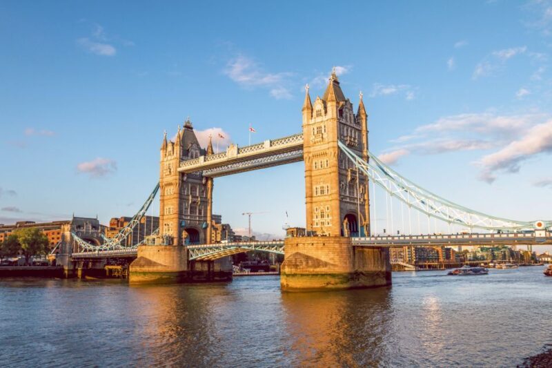 London: Vintage Bus Tour and London Eye Ticket - An In-Depth Look at the Itinerary