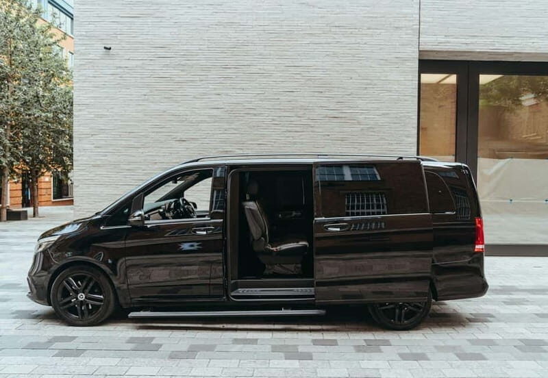 London: VIP Luxury Tour with Harrods or Restaurant Stop - The Harrods Stop: Shopping in Style