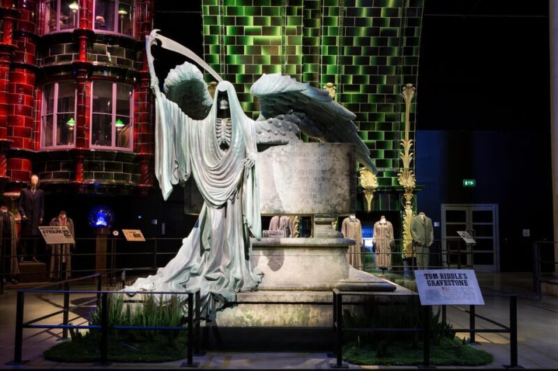 London: Warner Bros. Studio Harry Potter Tour & Branded Bus - Who Should Book This Tour?