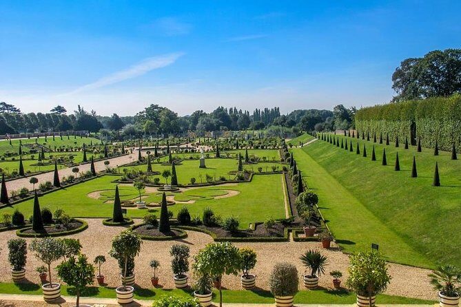 London, Windsor Castle, Hampton Court Palace with Free Snack Pack - Who Should Consider This Tour?