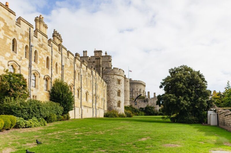London: Windsor Castle, Stonehenge & Bath Full-Day Tour - FAQ