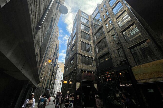 London Witches and History Walking Tour - What Travelers Say