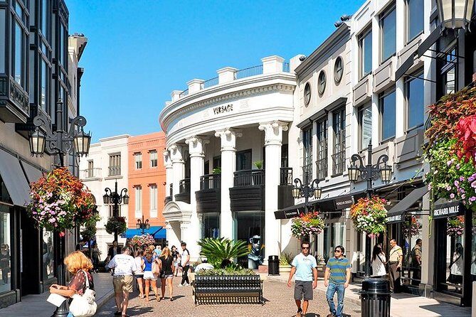 Long Beach private transfer to or from Universal Studios. - Frequently Asked Questions (FAQs)