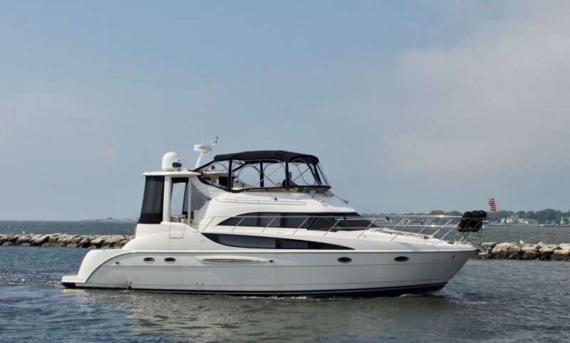Long Island: Yacht Charters, Location: Port Jefferson Harbor - An Inside Look at the Yacht Experience