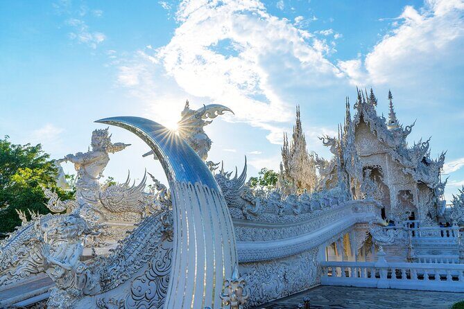 Long Neck Village, White & Blue Temple, Black House Day Tour From Chiang Mai - Who Is This Tour Best For?