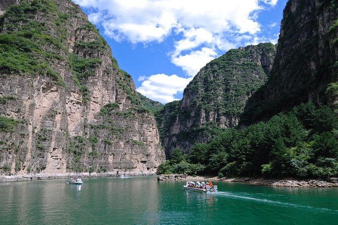 Longqing Gorge & Juyongguan Wall Private round Trip Smart Driver - In-depth Review of the Tour Experience