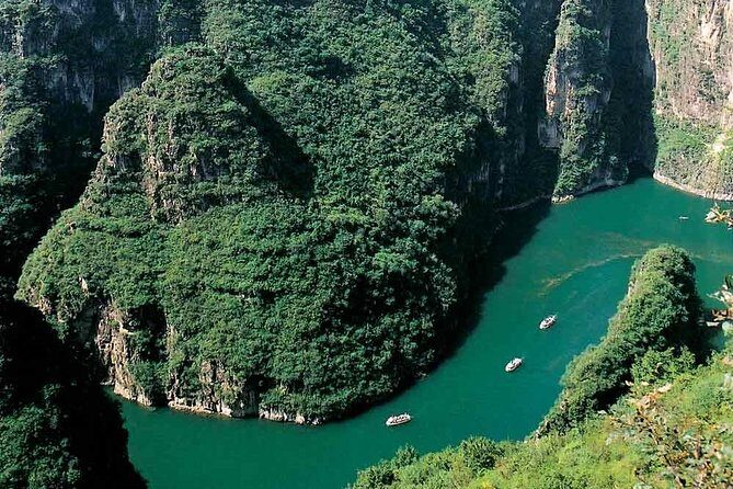 Longqingxia Gorge Cruise and Guyaju Cave Dwellings Private Day Tour - Exploring Beijing’s Hidden Gems: Longqingxia Gorge & Guyaju Caves Private Day Tour