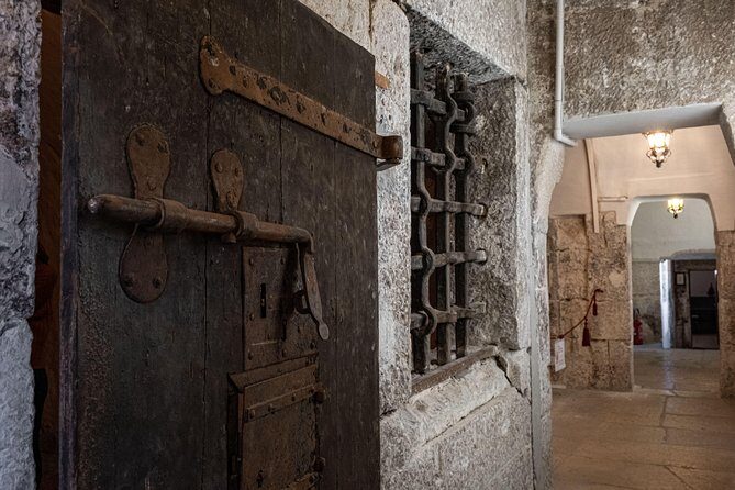 Lords of the Night Prisons Palace: Cells & Torture Tools Visit - Key Points