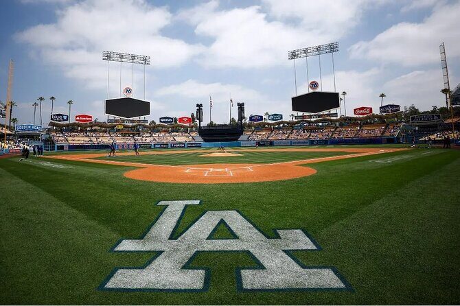 Los Angeles Dodgers Game with Japanese Speaking Concierge - Why Choose This Dodgers Game Tour?