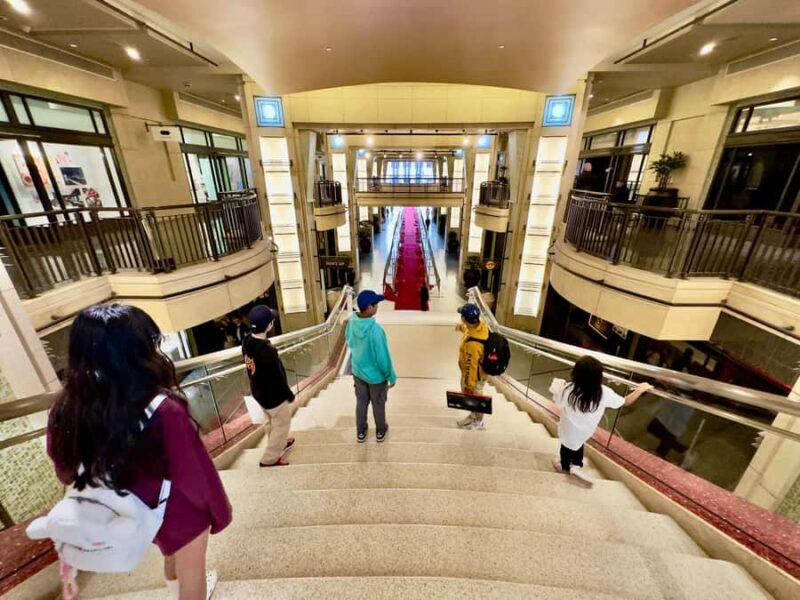 Los Angeles: Hollywood Sunset Walking & Hiking Tour - FAQs