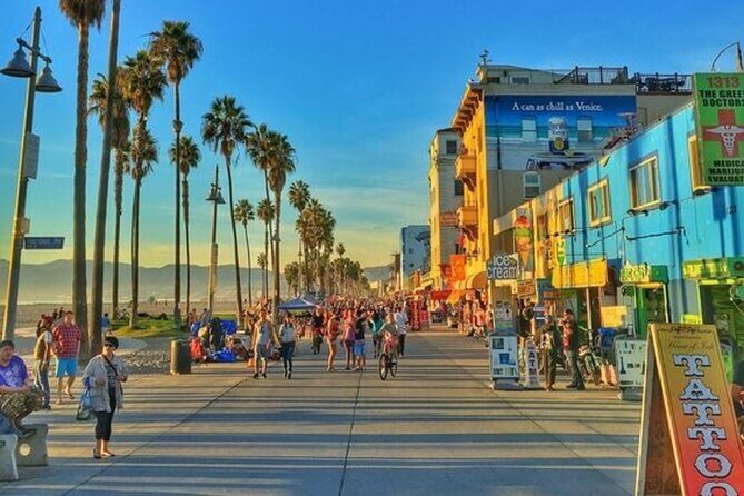 Los Angeles Must-See Attractions private Car Tour With A Guide - A Deep Dive into the LA Highlights: What You Can Expect