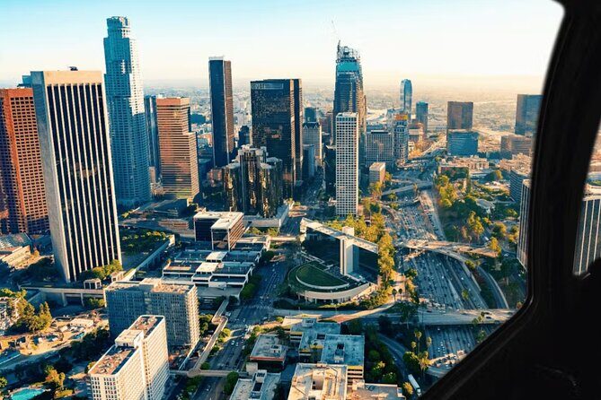 Los Angeles Surf to City Tour by Helicopter - Discovering Los Angeles from the Air: An Overview