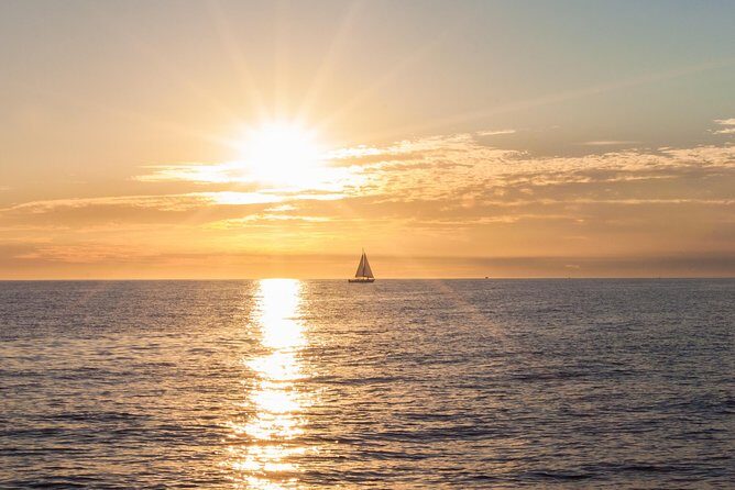 Los Cabos Luxury Sunset Sail with Light Appetizers and Open Bar - What Guests Love