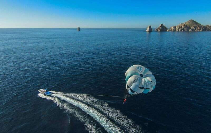 Los Cabos: Parasailing, a new perspective from the skies. - The Experience in Detail