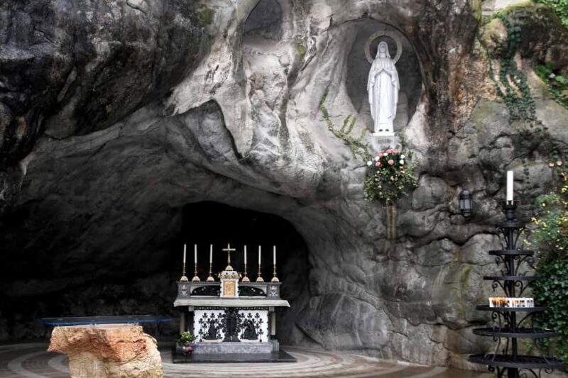 Lourdes: Full Day Private Guided Tour with Castle and Market - An In-Depth Look at the Lourdes Full-Day Tour