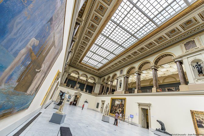 Louvre Museum Guided Tour with 1-Day Hop-On Hop-Off Bus Ticket - Who Should Consider This Tour?