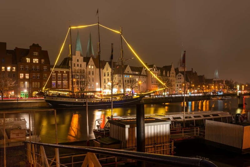 Lübeck: Christmas Market and Historical City Tour - Who Will Benefit Most from This Tour?