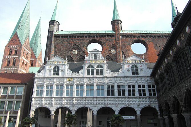 Lübeck Day Trip From Hamburg By Train With Private Guide And Lunch - Why This Tour Works for Different Travelers