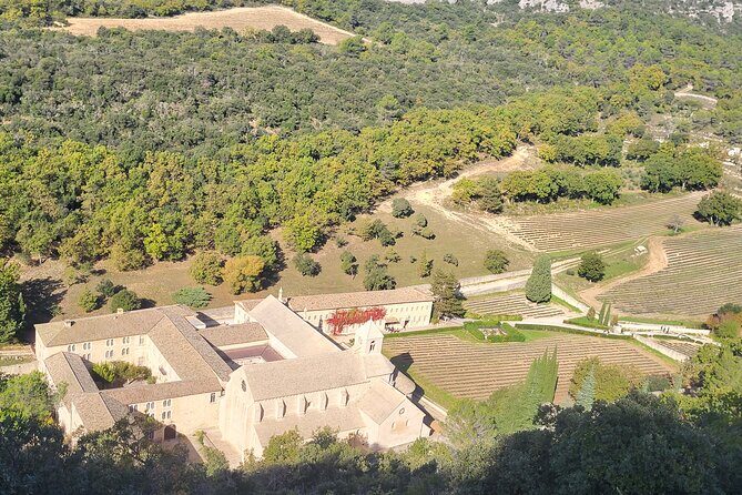 Luberon and its perched villages - Special Seasonal Highlights