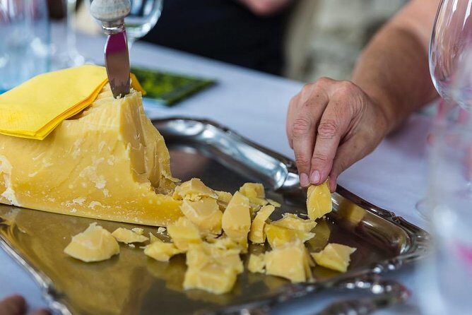 Lucerne CH Experience: Cheese, Chocolate, Chapel Bridge & Château - Authenticity & Practical Tips
