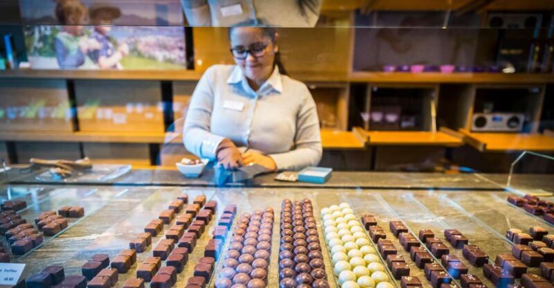 Lucerne: Chocolate Tasting with Lake Trip and City Tour - Key Points