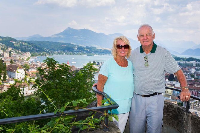 Lucerne Private Walking Tour with a castle visit! - Lion Monument