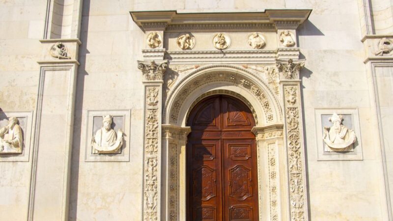 Lugano: Insta-Perfect Walk with a Local - Key Points