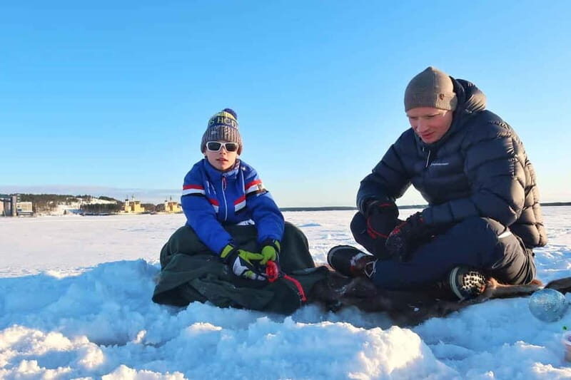 Lulea: Ice Fishing Tour in the heart of the city with Guide - Lulea: Ice Fishing Tour in the Heart of the City with Guide