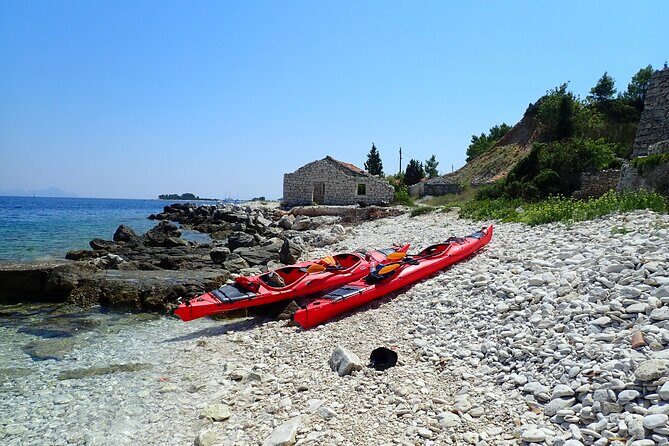 Lumbarda-Sunset Kayaking Experience with picnic: Wine and Sweets - FAQ