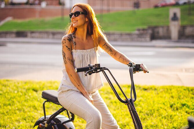 Luna E-Scooter Rent for Sightseeing in Budapest - The Sum Up