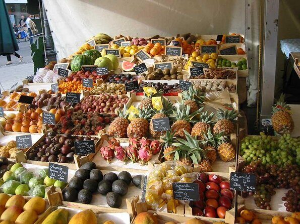Lunch Like a Local: Munich's ORIGINAL Viktualienmarkt Food Tour - The Meeting Point and First Impressions