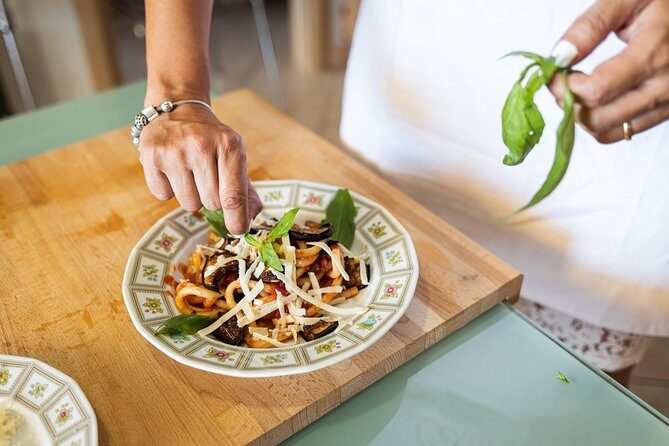 Lunch or dinner and cooking demo at a local home in Cefalù - FAQ