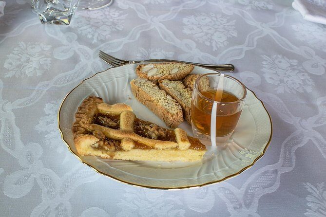 Lunch or dinner and cooking demo at a local home in Viareggio - What’s Included & Practical Details