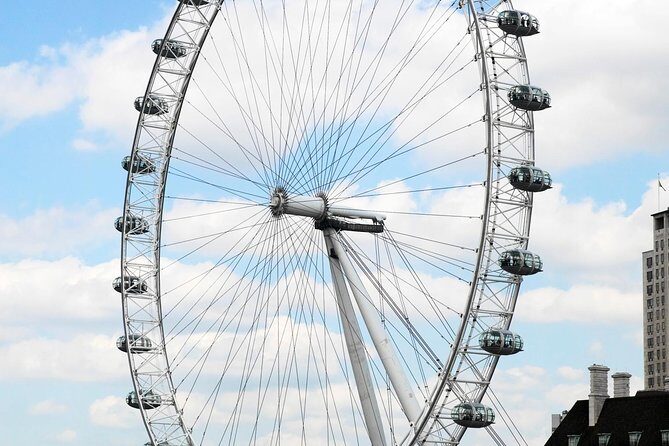 Lunch River Cruise on the Thames with 2-Course Meal - FAQ